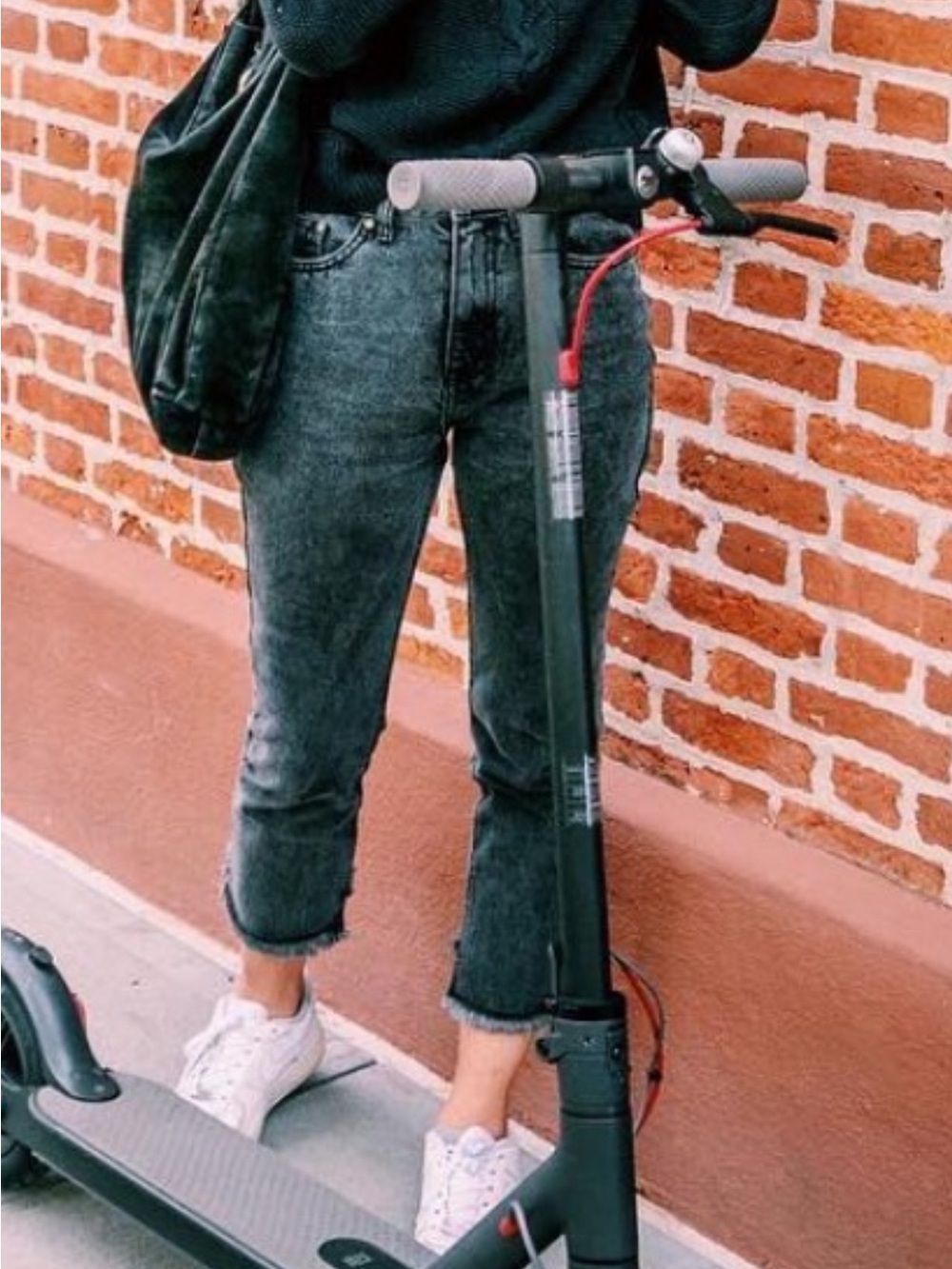 EVIDNT Cropped Gray/Black Jeans with Frayed Hem